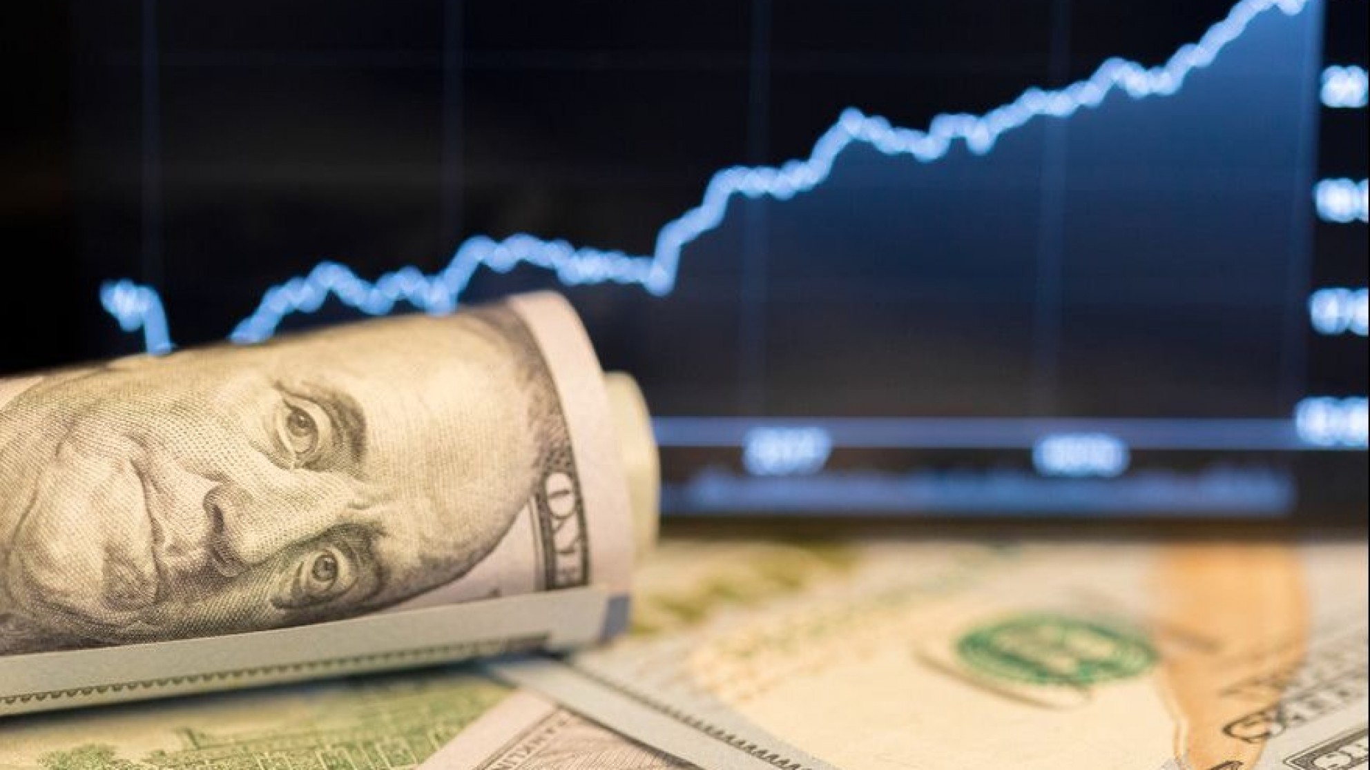 El dólar terminó el año en $208 y subió 25% en 2021